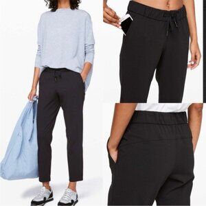 Lululemon On The Fly Black Ankle Pant with Pockets Size 6 EUC